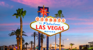 JAN 15 – 18 | Global Specialty Lens Symposium Welcome to Las Vegas sign at sunset