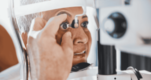 AI Updates in Glaucoma Detection: Latest Studies and Info person getting a glaucoma screening